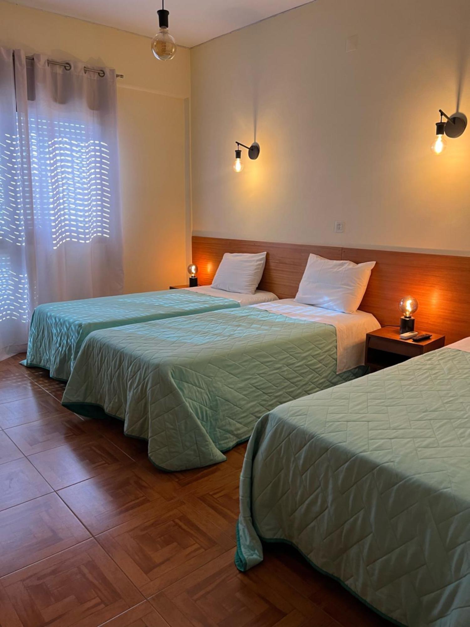 Romeu Bed and Breakfast Quarteira Exteriör bild