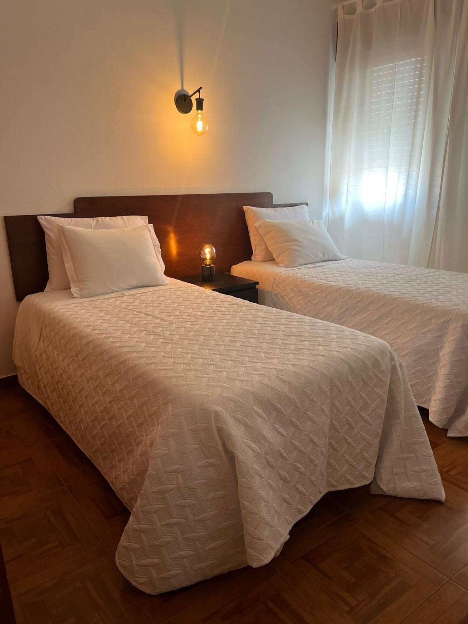 Romeu Bed and Breakfast Quarteira Exteriör bild