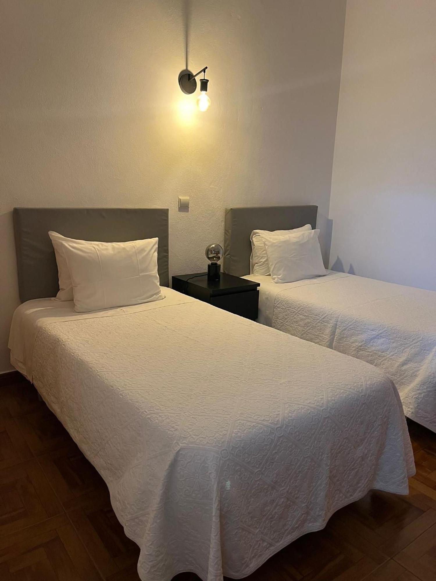 Romeu Bed and Breakfast Quarteira Exteriör bild
